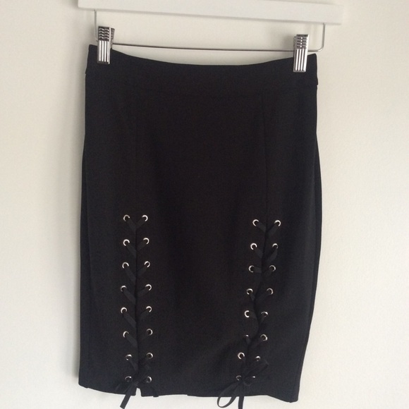 COPY - 2 Piece Front Lace Up Skirt and Crop Set - Picture 4 of 6